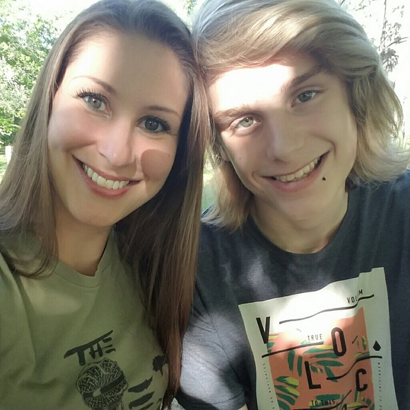 Meet your Posher, Michelle - Picture 3 of 3